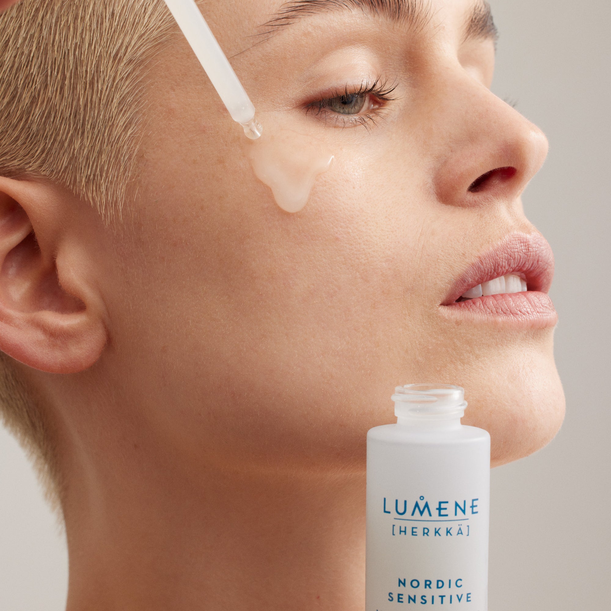 Weightless Serum – Lumene UK